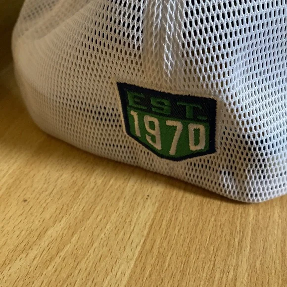 Vancouver Canucks Fitted Hat - Picture 3 of 5